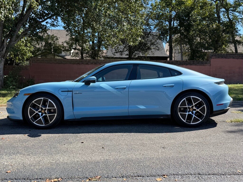 2025 Porsche Taycan 4S photo 2