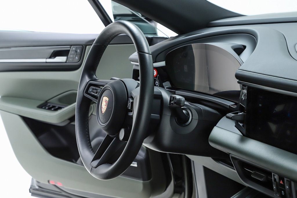 2025 Porsche Macan S - Photo 71