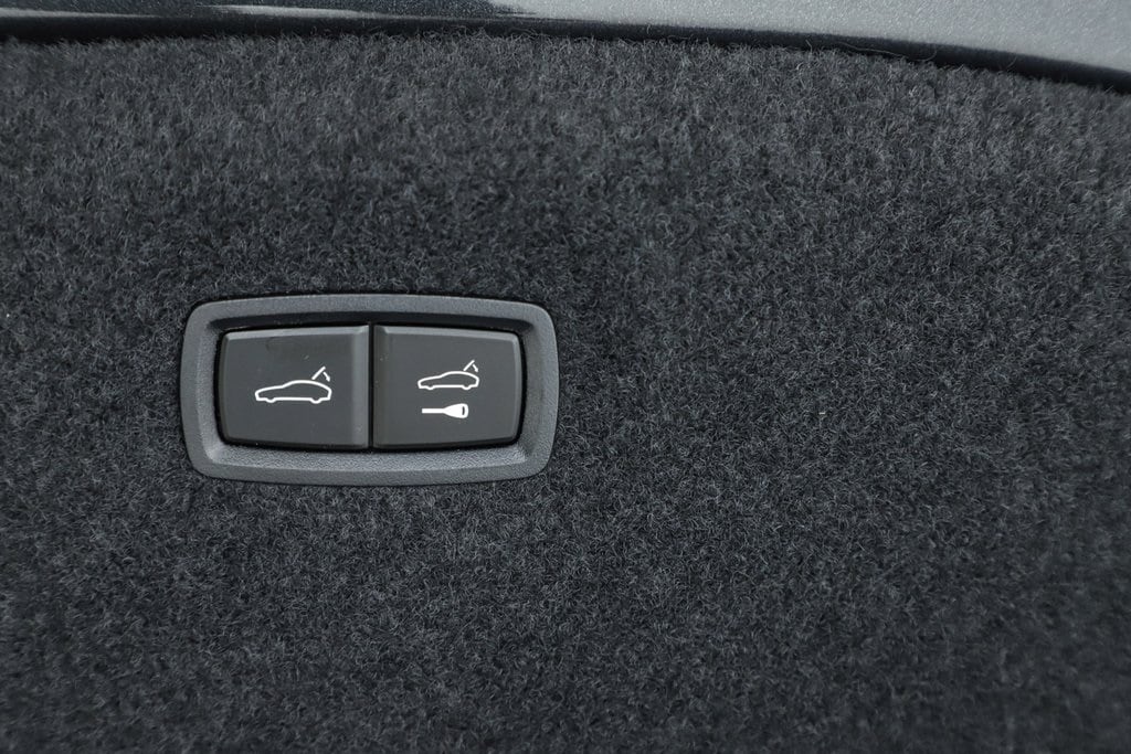 2025 Porsche Taycan S - Photo 60