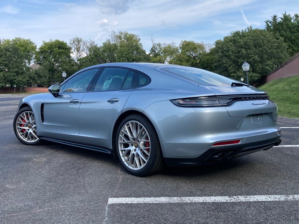2022 Porsche Panamera GTS photo 3