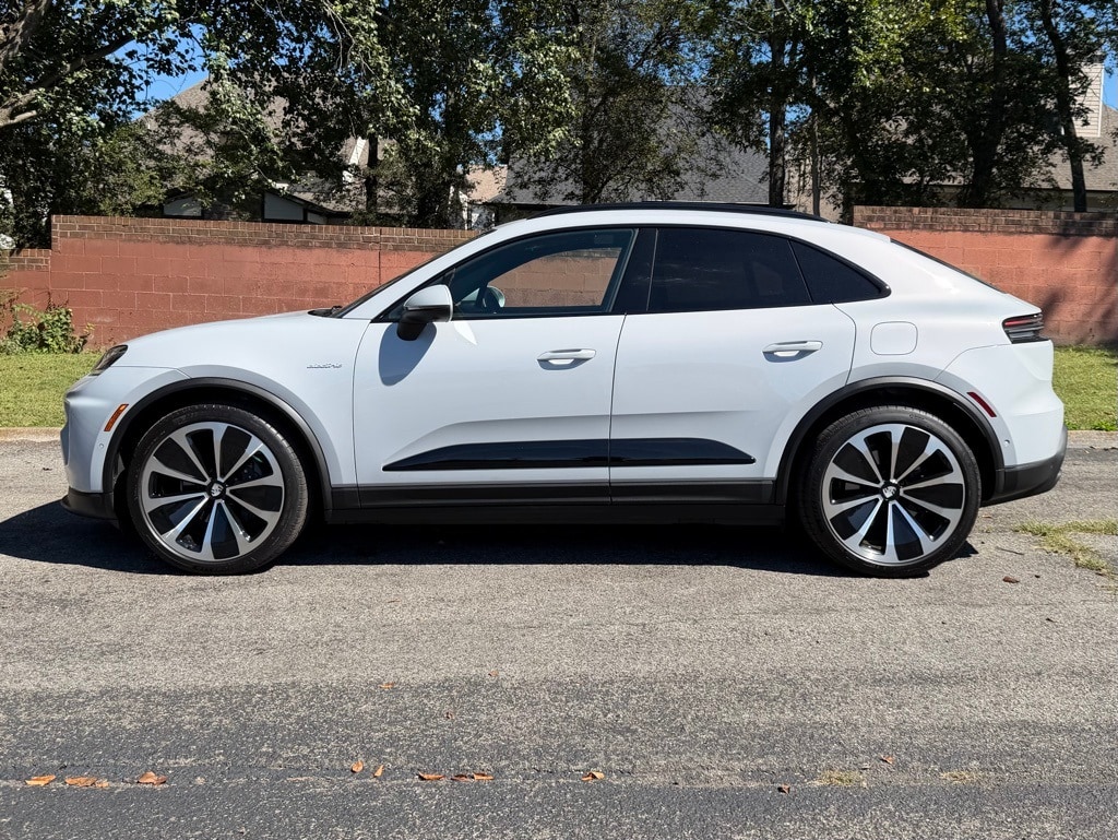 Certified 2025 Porsche Macan Base with VIN WP1AA2XA4SL001385 for sale in Knoxville, TN