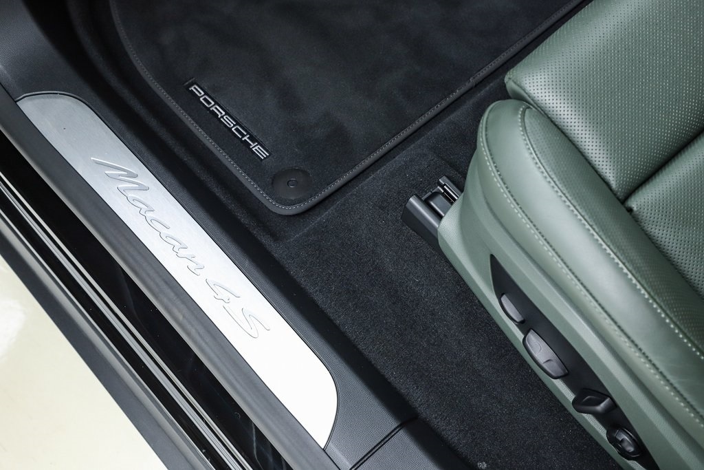 2025 Porsche Macan S - Photo 45
