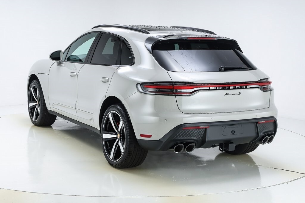 2025 Porsche Macan S photo 3