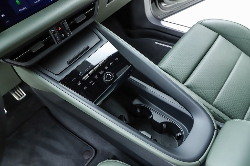 2025 Porsche Macan S - Photo 52