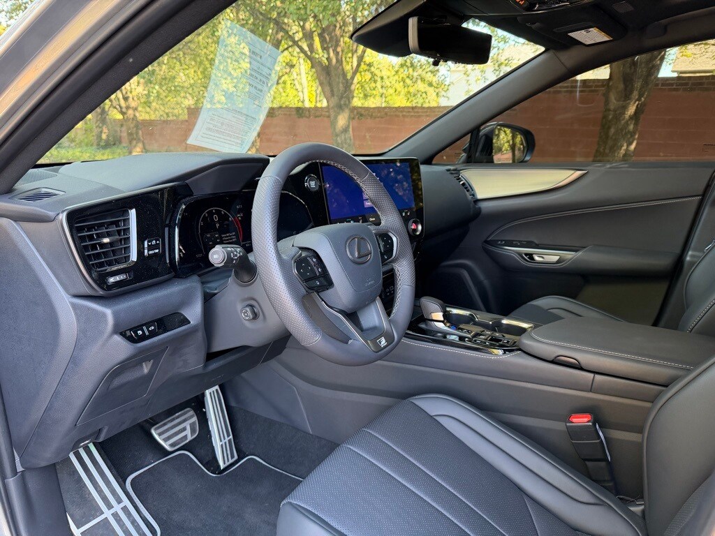 2025 Lexus NX 350 F SPORT Handling photo 4
