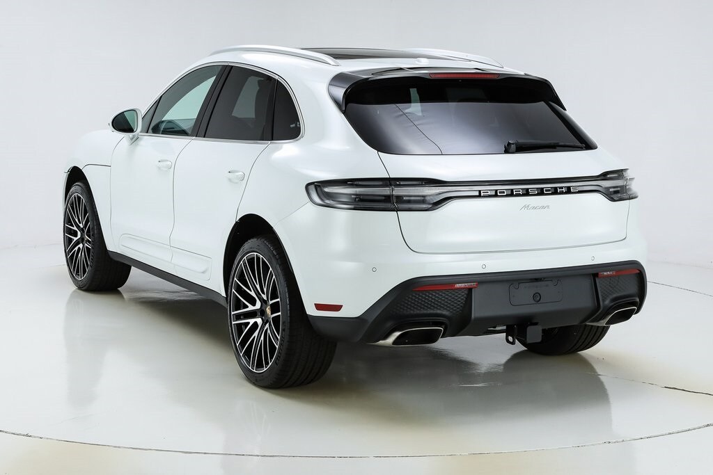 2026 Porsche Macan T photo 3