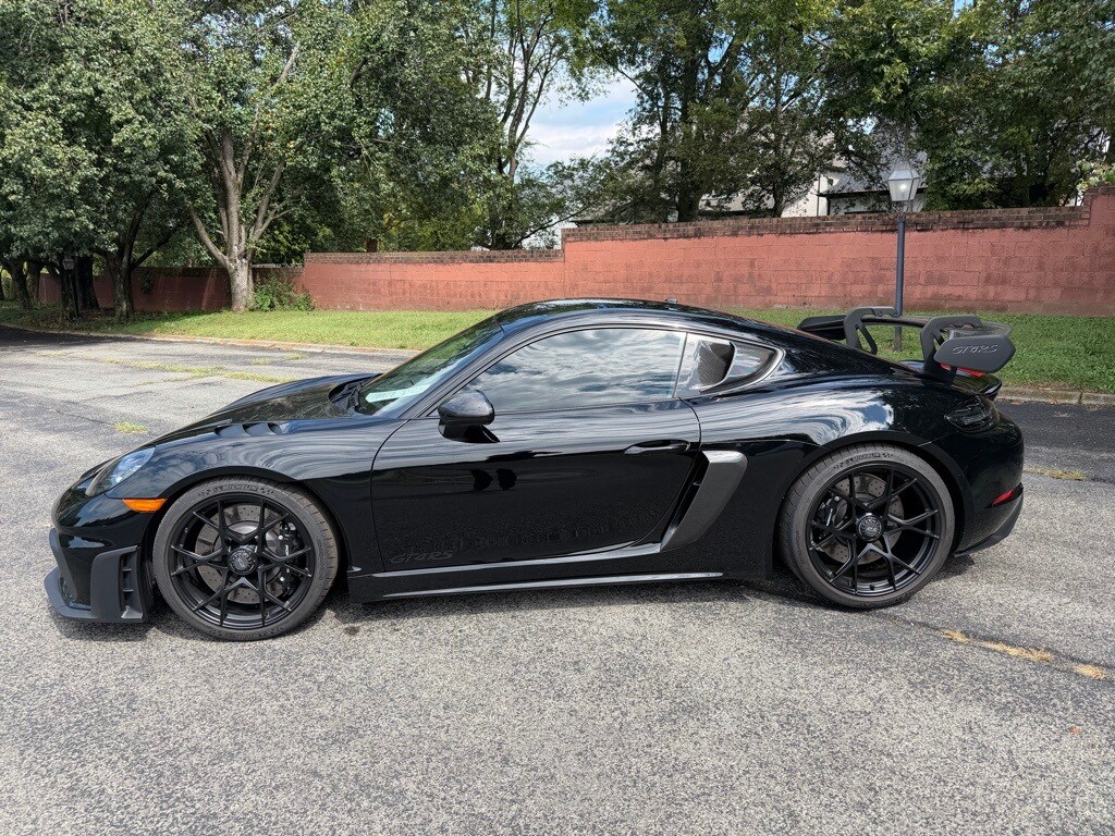 2024 Porsche Cayman GT4 RS photo 2