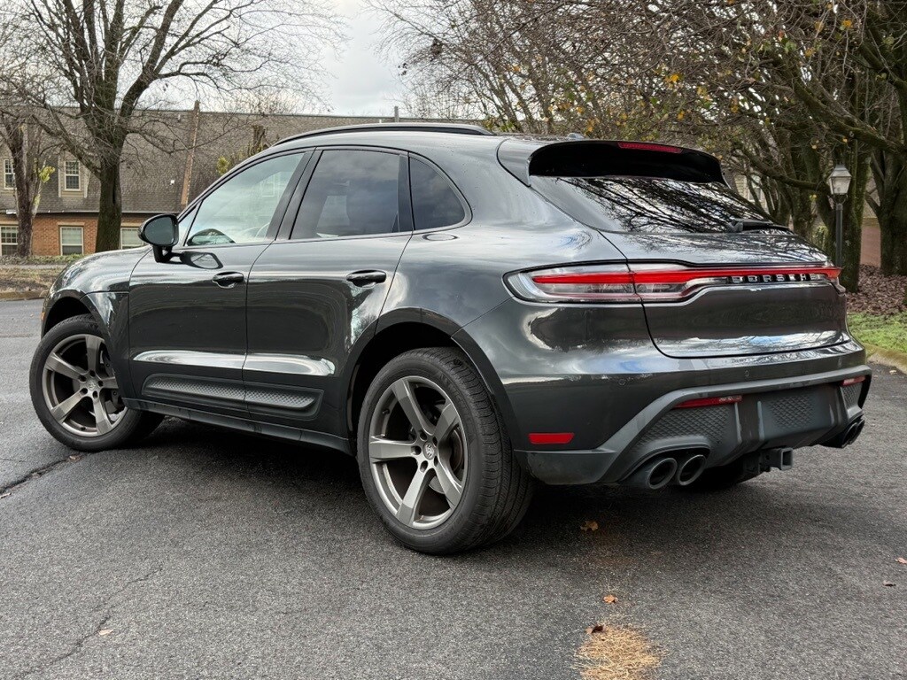 2022 Porsche Macan Base photo 3