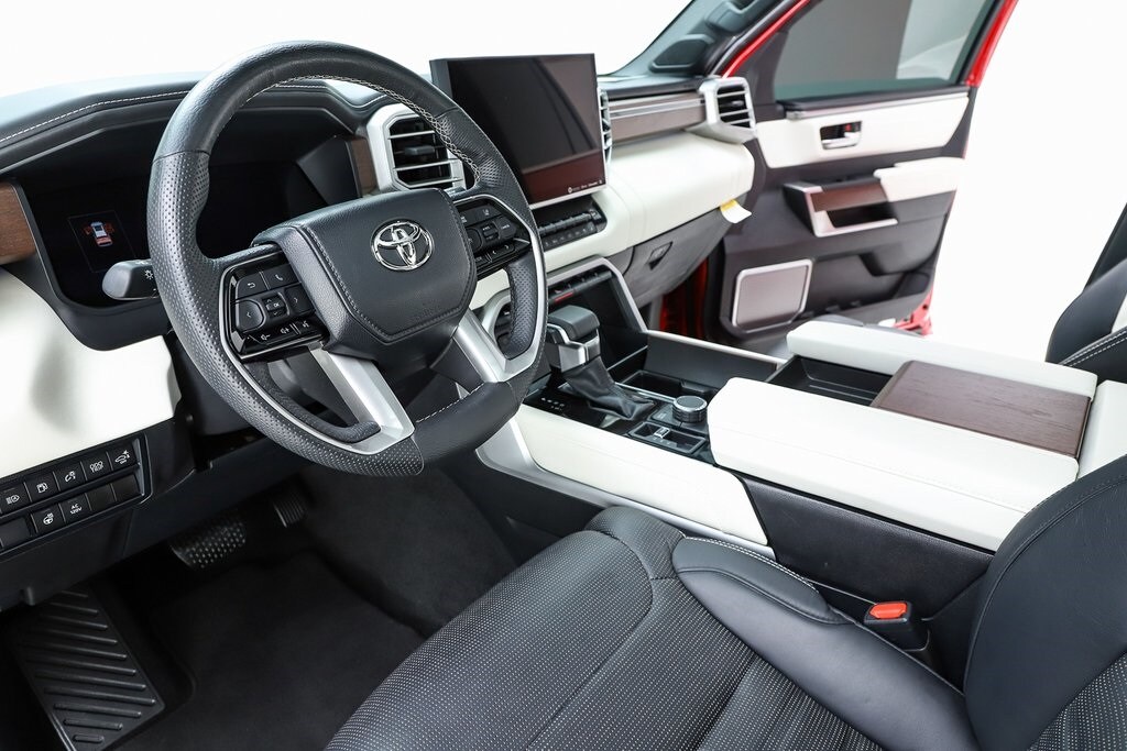 2024 Toyota Sequoia Capstone photo 4