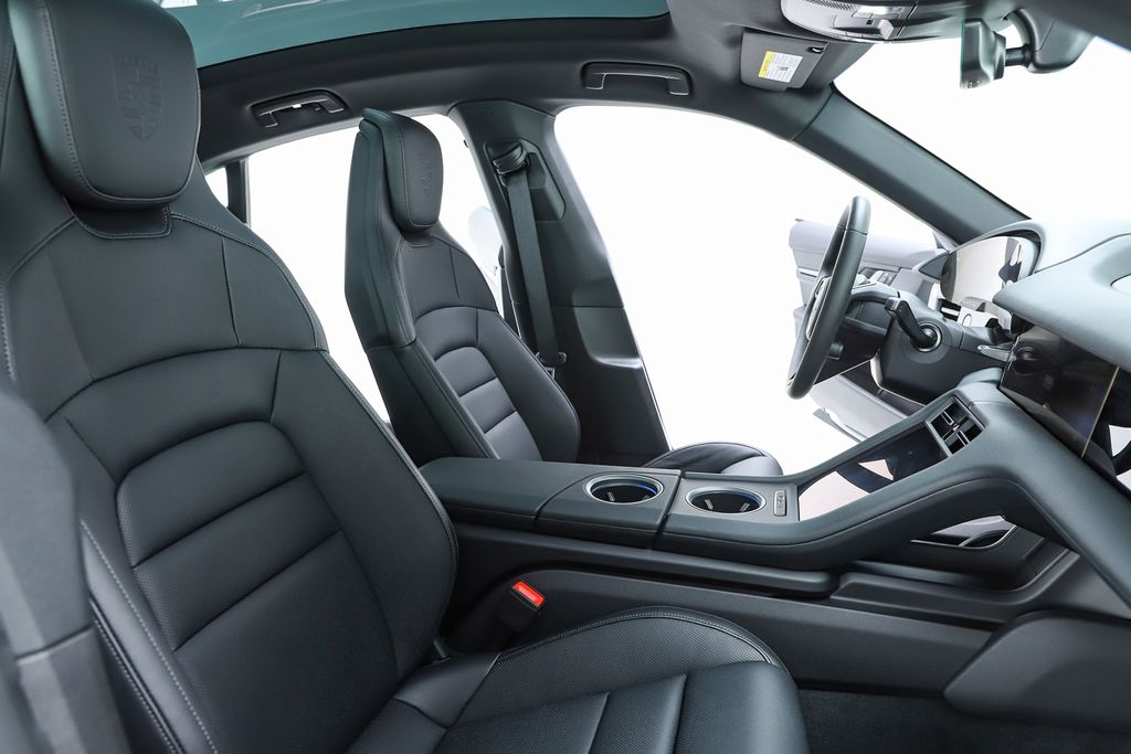 2025 Porsche Taycan Base - Photo 71