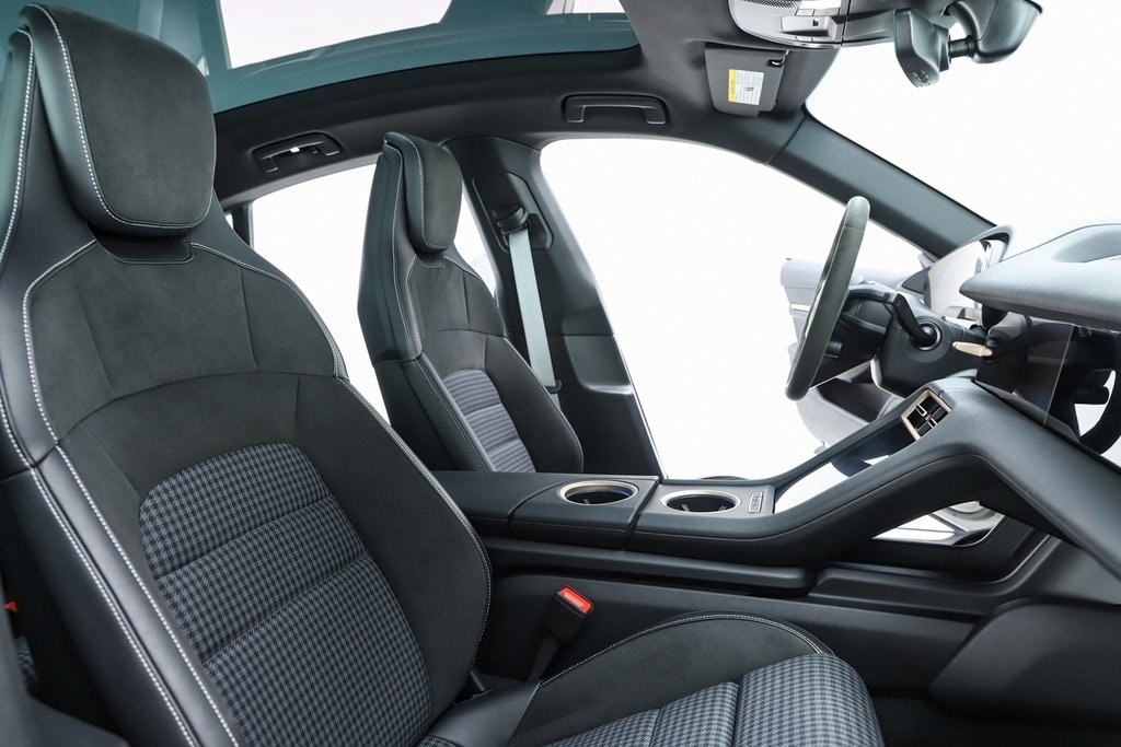 2025 Porsche Taycan S - Photo 73