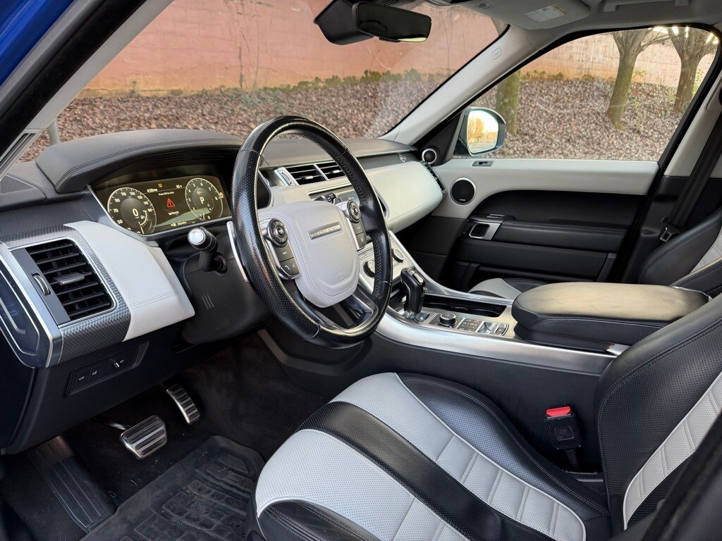 2017 Land Rover Range Rover Sport SuperCharged SVR photo 3