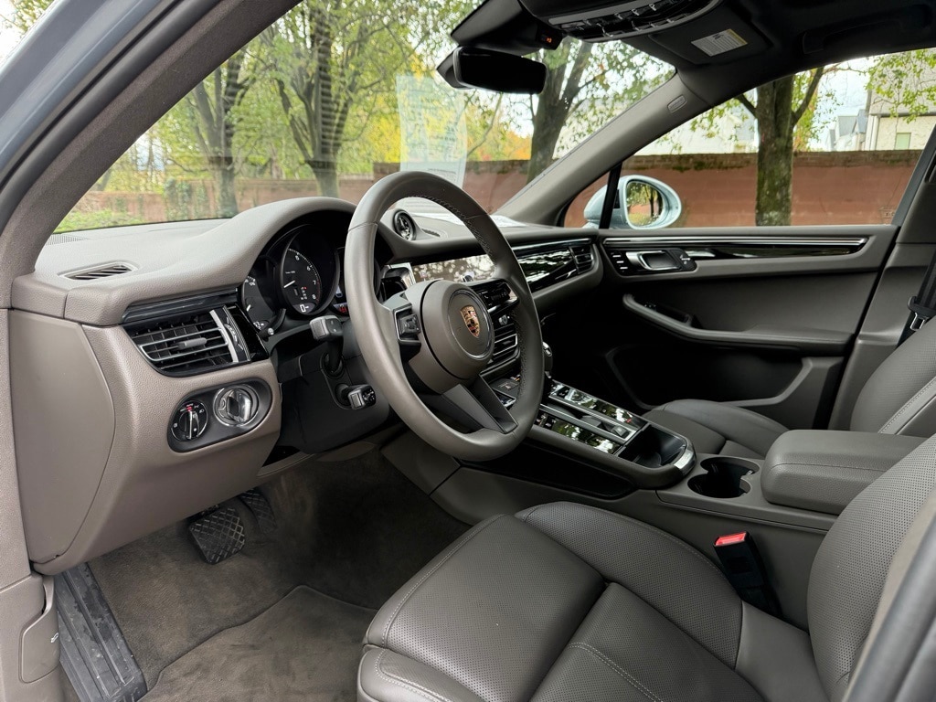 Certified 2025 Porsche Macan  SUV