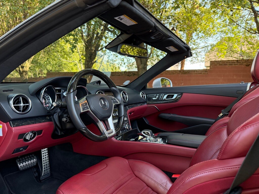 2013 Mercedes Benz SL 63 AMG photo 4