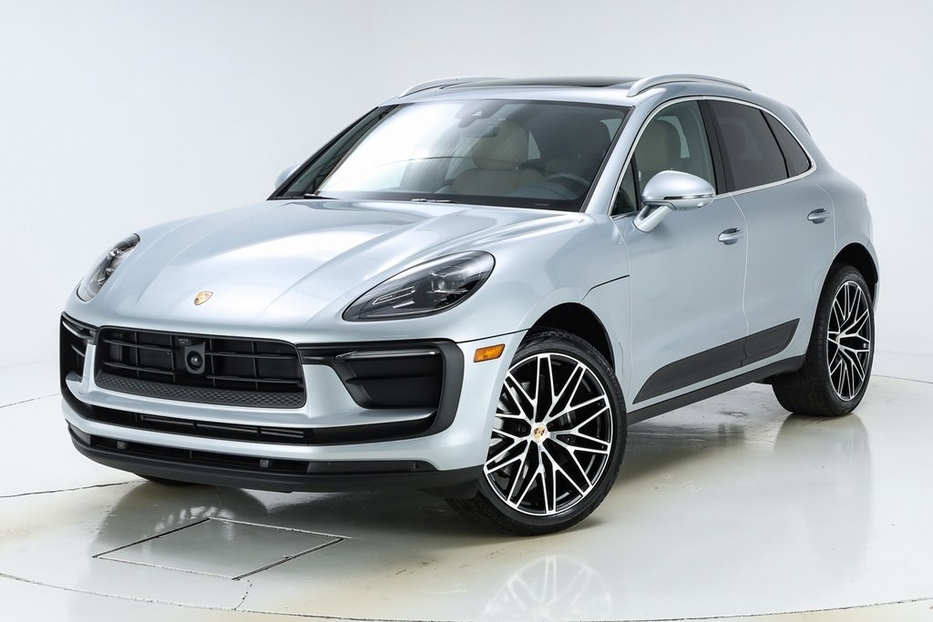 2025 Porsche Macan Base's photo