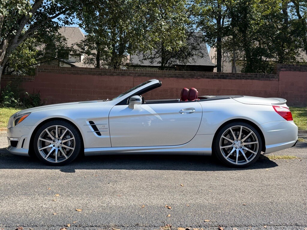 2013 Mercedes Benz SL 63 AMG photo 2