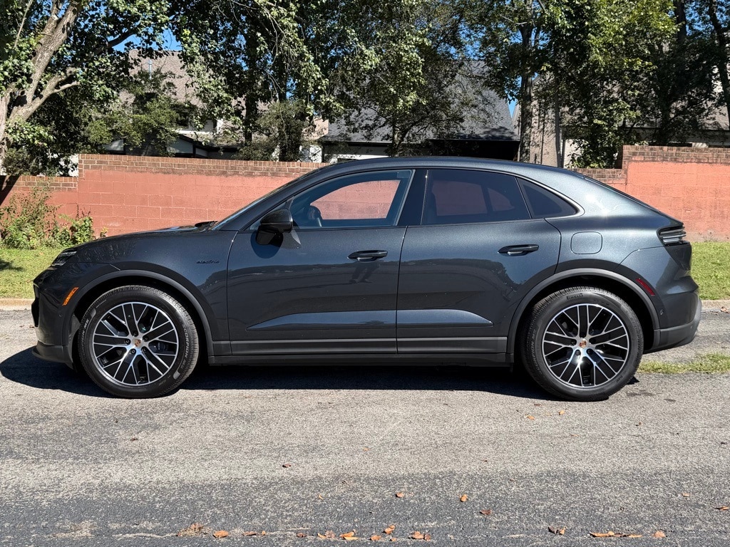 Certified 2025 Porsche Macan Base with VIN WP1AA2XA2SL000770 for sale in Knoxville, TN