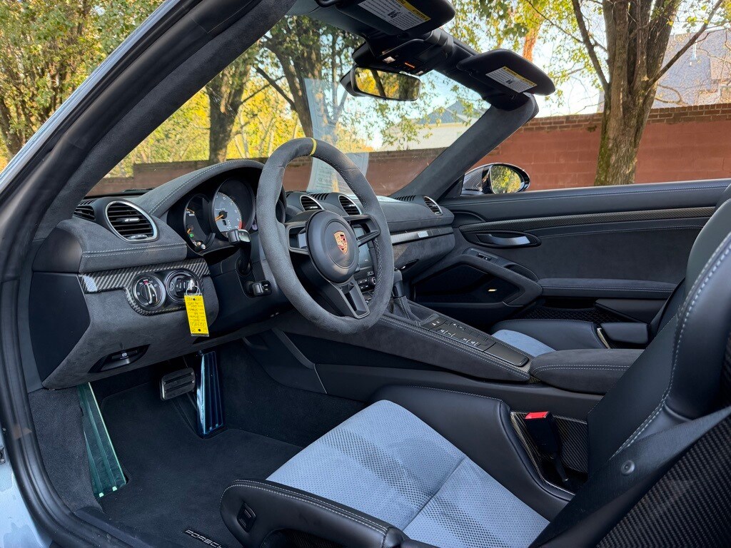 2025 Porsche Boxster Spyder photo 4