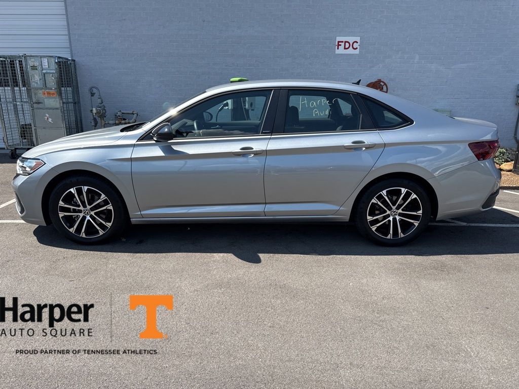 2023 Volkswagen Jetta 1.5T Sport photo 2