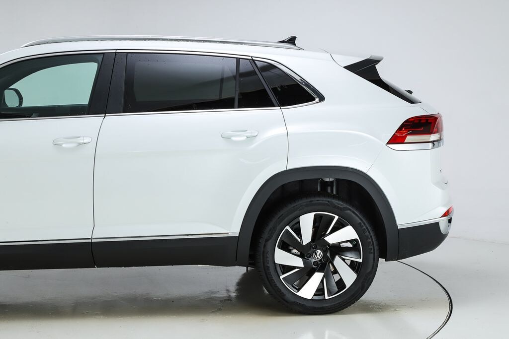 New 2026 Volkswagen Atlas Cross Sport 2.0T SEL SUV