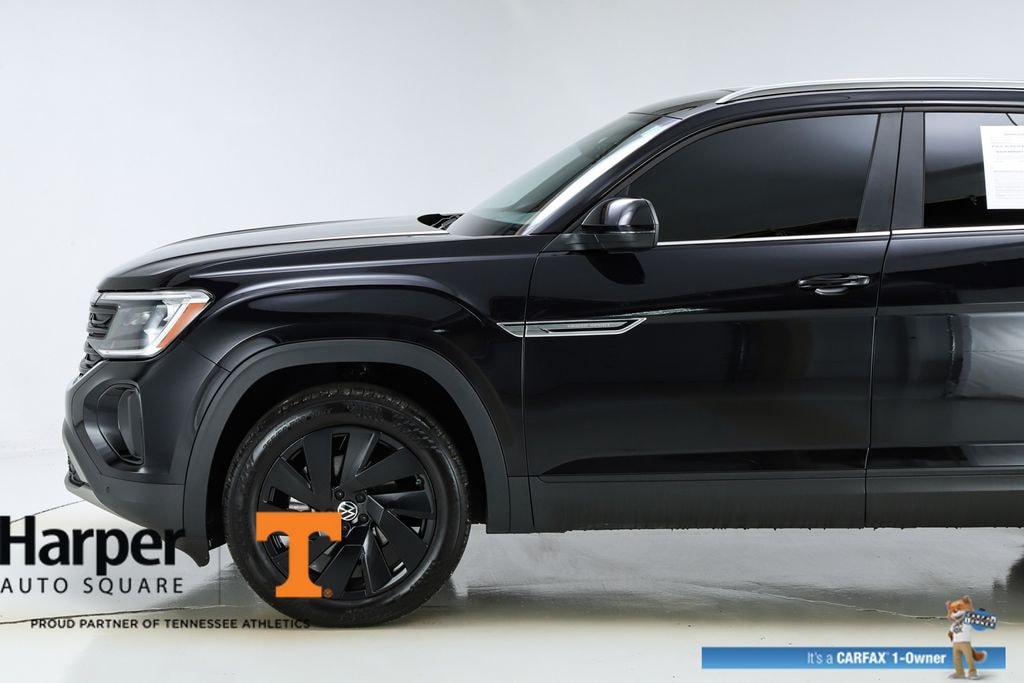 Used 2025 Volkswagen Atlas Cross Sport 2.0T SE w/Technology SUV