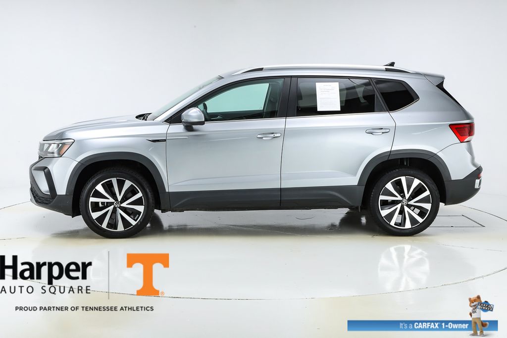 Used 2022 Volkswagen Taos SE with VIN 3VVRX7B20NM031975 for sale in Knoxville, TN