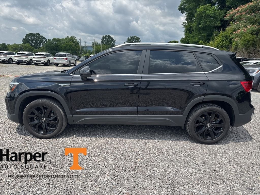 Used 2022 Volkswagen Taos SE with VIN 3VVPX7B22NM060305 for sale in Knoxville, TN