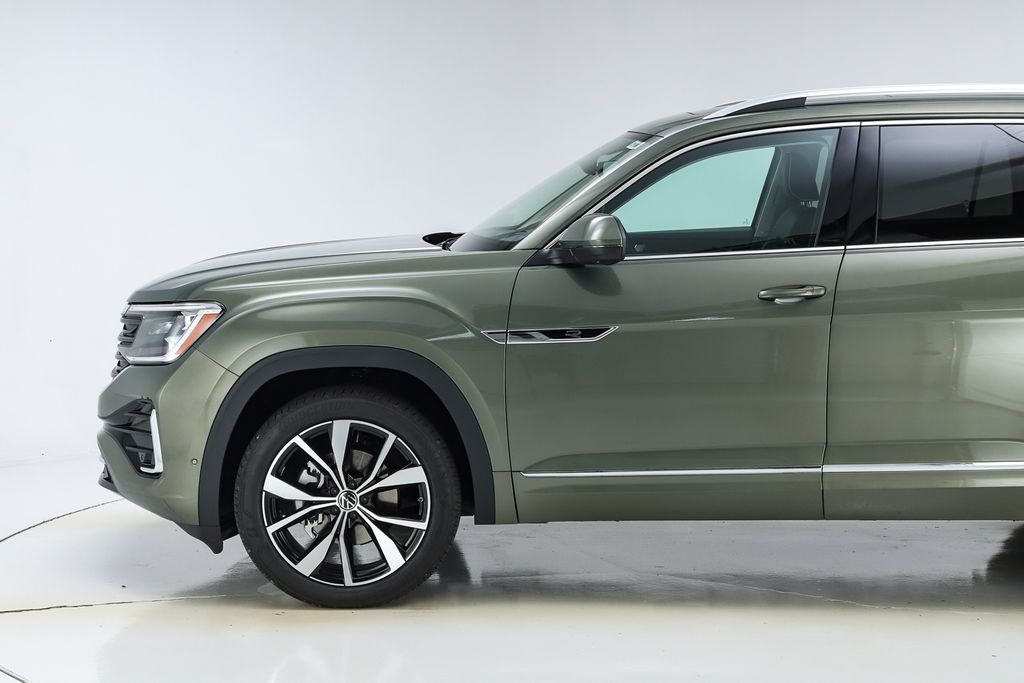 2026 Volkswagen Atlas SEL Premium R-Line photo 2