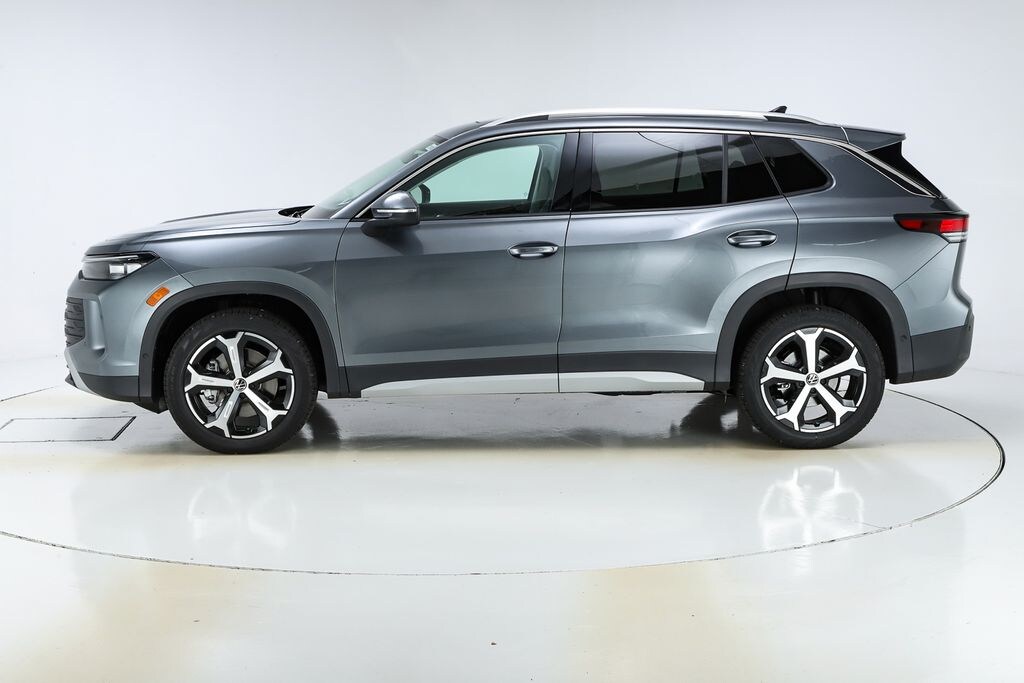 New 2026 Volkswagen Tiguan 2.0T SE SUV