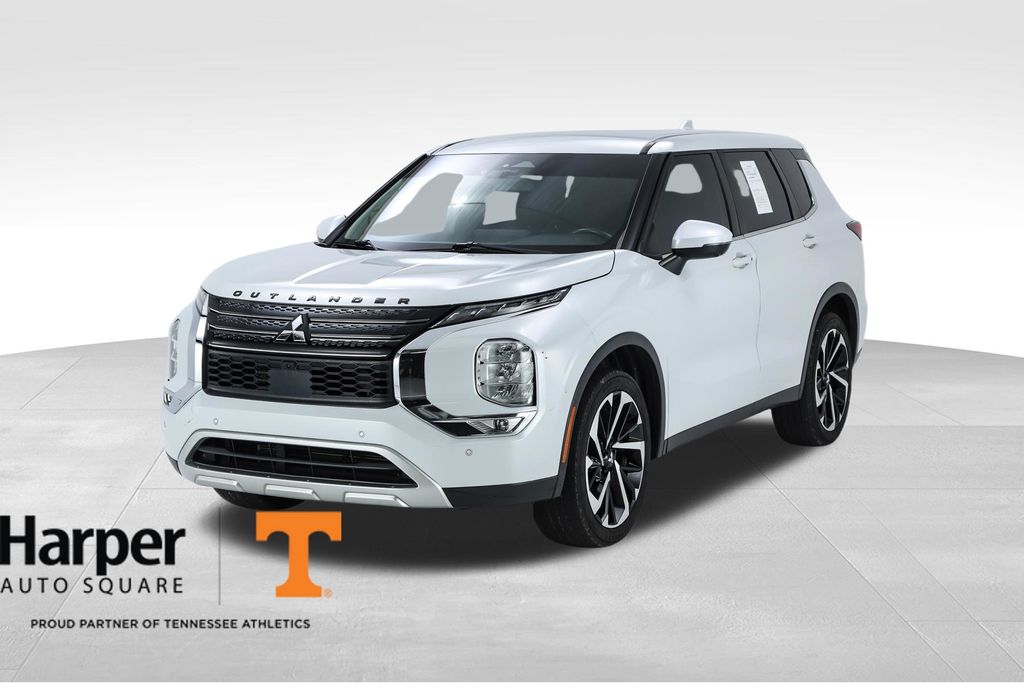  2022 Mitsubishi Outlander   