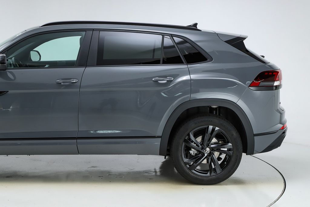 2026 Volkswagen Atlas Cross Sport SEL R-Line photo 4