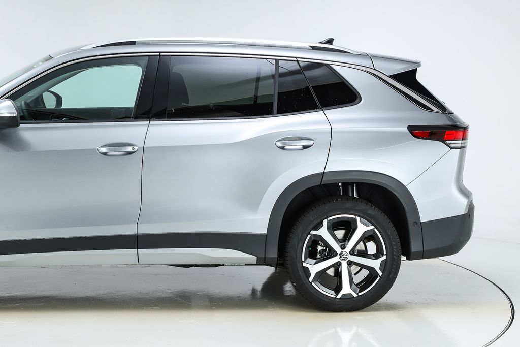 2026 Volkswagen Tiguan SE - Photo 4