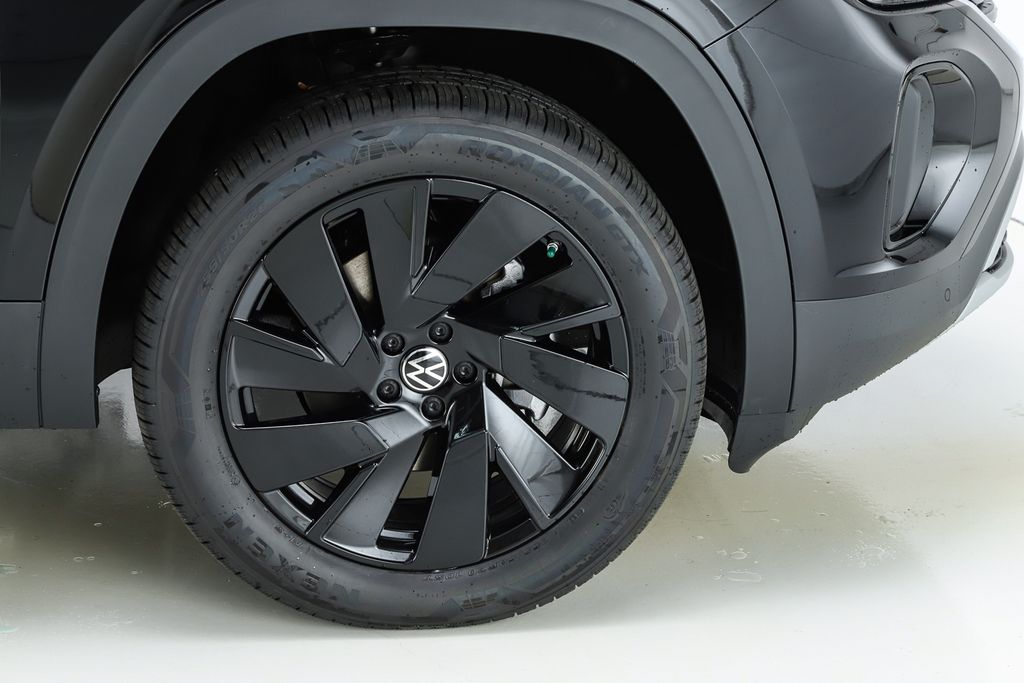 2026 Volkswagen Atlas Cross Sport SE w/Tech - Photo 14