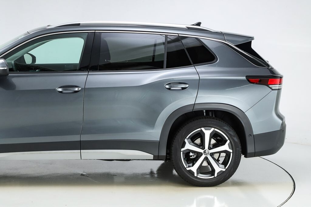 New 2026 Volkswagen Tiguan SE SUV