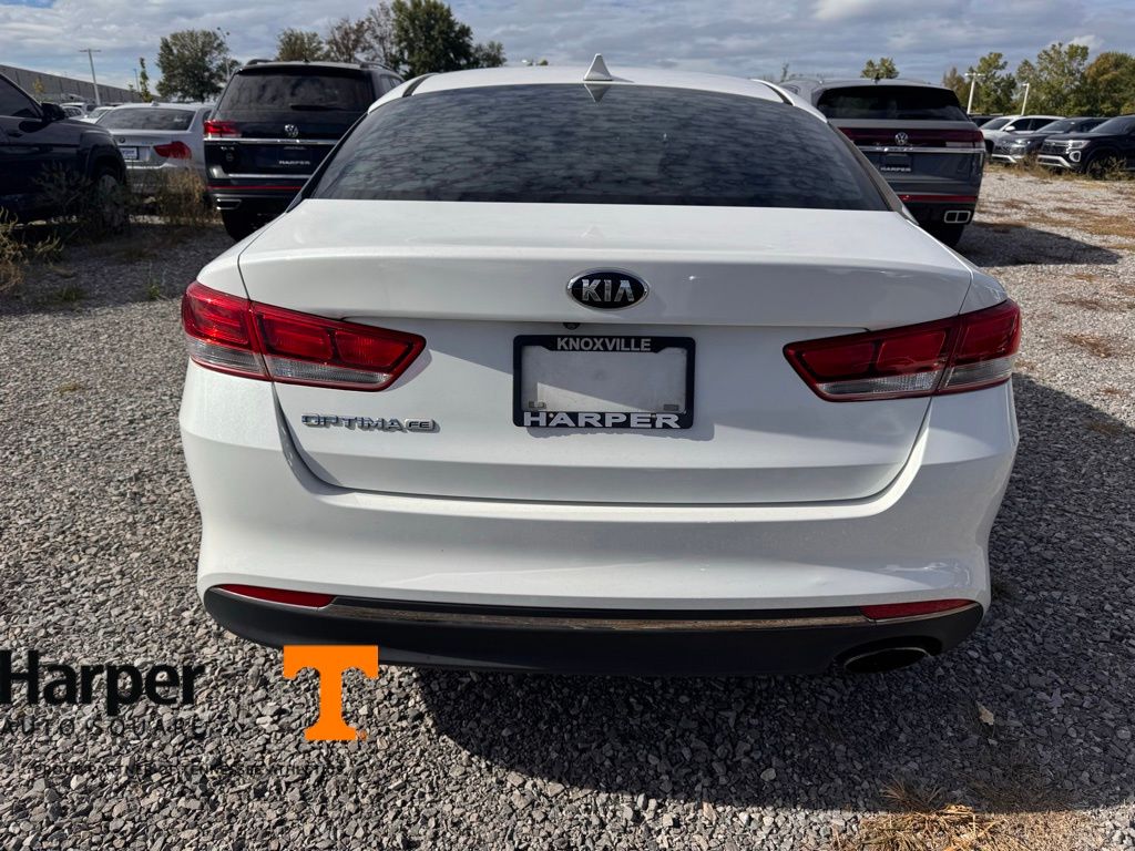 2017 Kia Optima LX photo 4