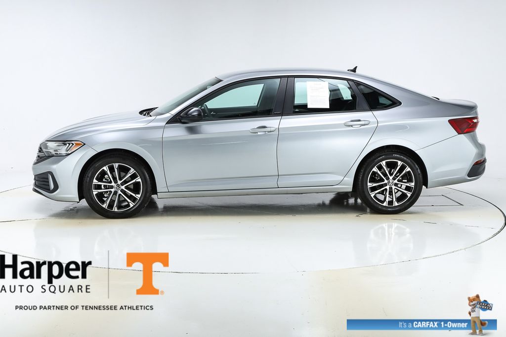 2024 Volkswagen Jetta 1.5T Sport photo 2