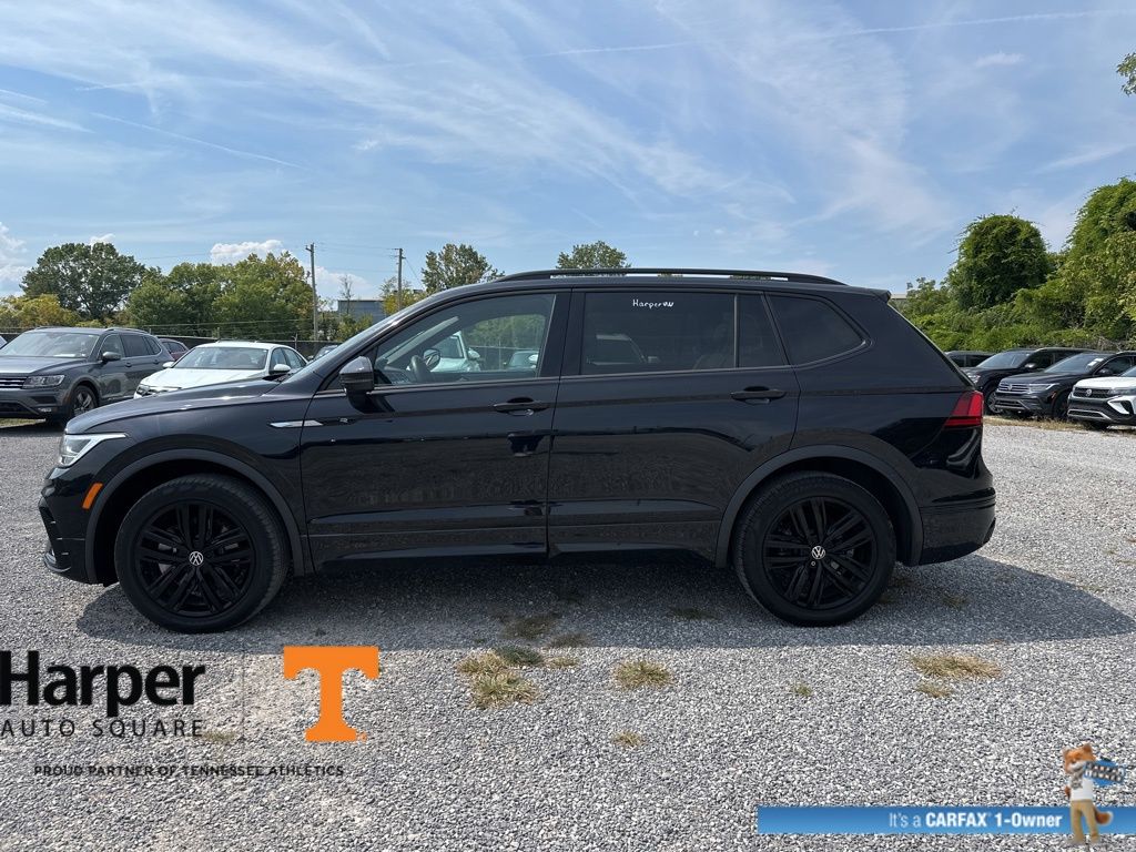 2022 Volkswagen Tiguan SE R-Line Black photo 2