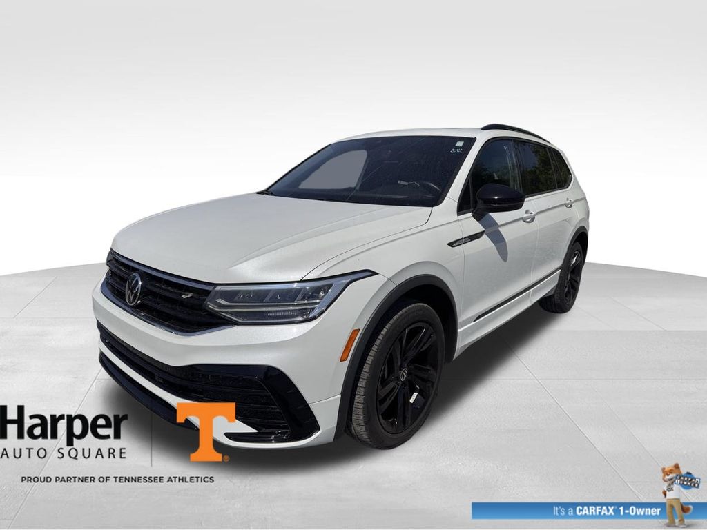 2024 Volkswagen Tiguan 2.0T SE R-Line Black's photo