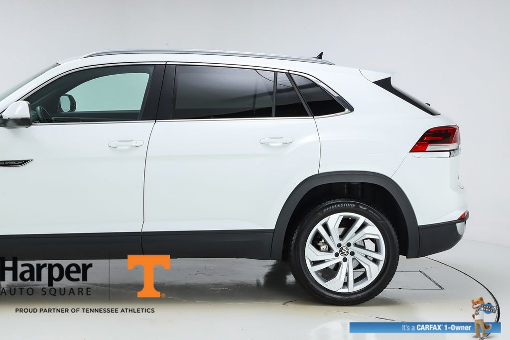 2020 Volkswagen Atlas Cross Sport V6 SEL photo 3