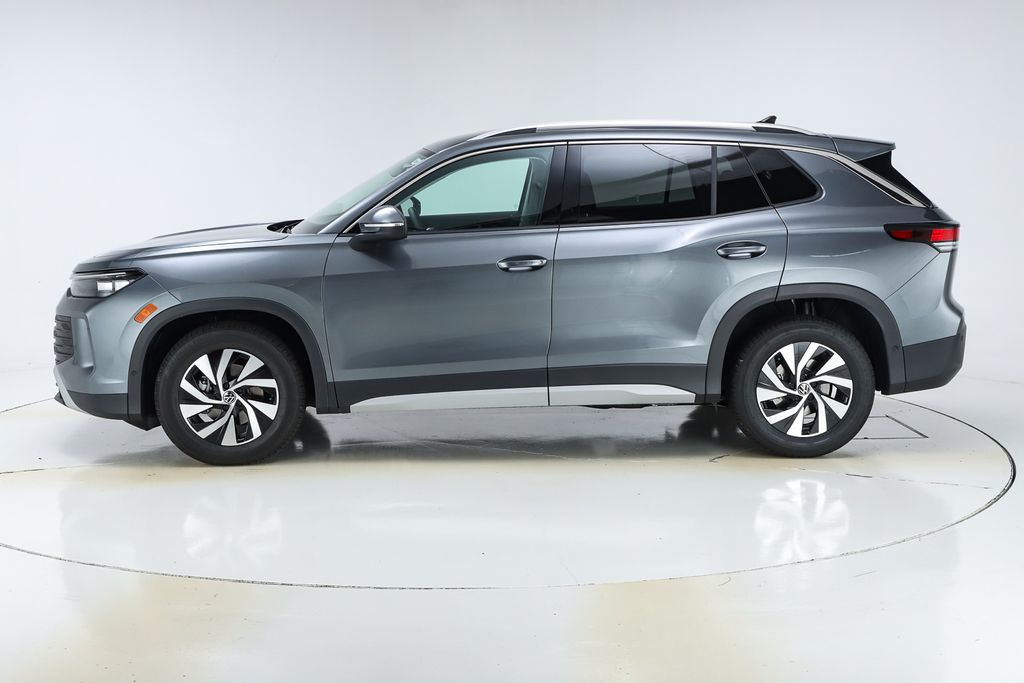 2025 Volkswagen Tiguan S photo 2