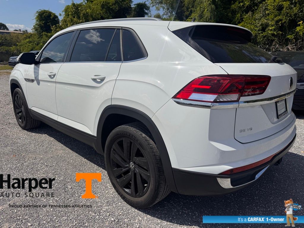 2022 Volkswagen Atlas Cross Sport V6 SE Technology photo 2