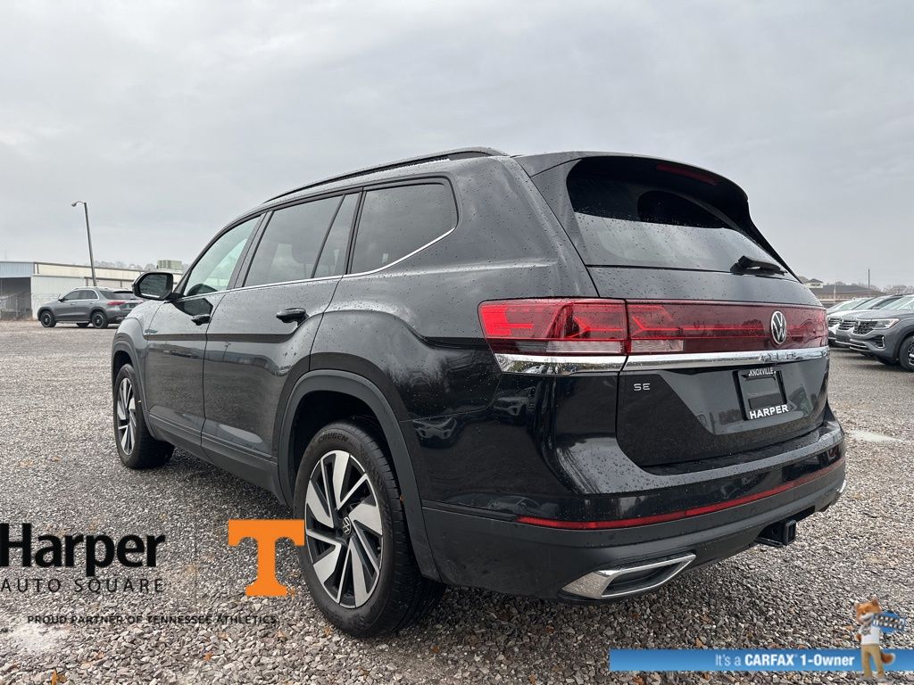 2024 Volkswagen Atlas SE Technology photo 3