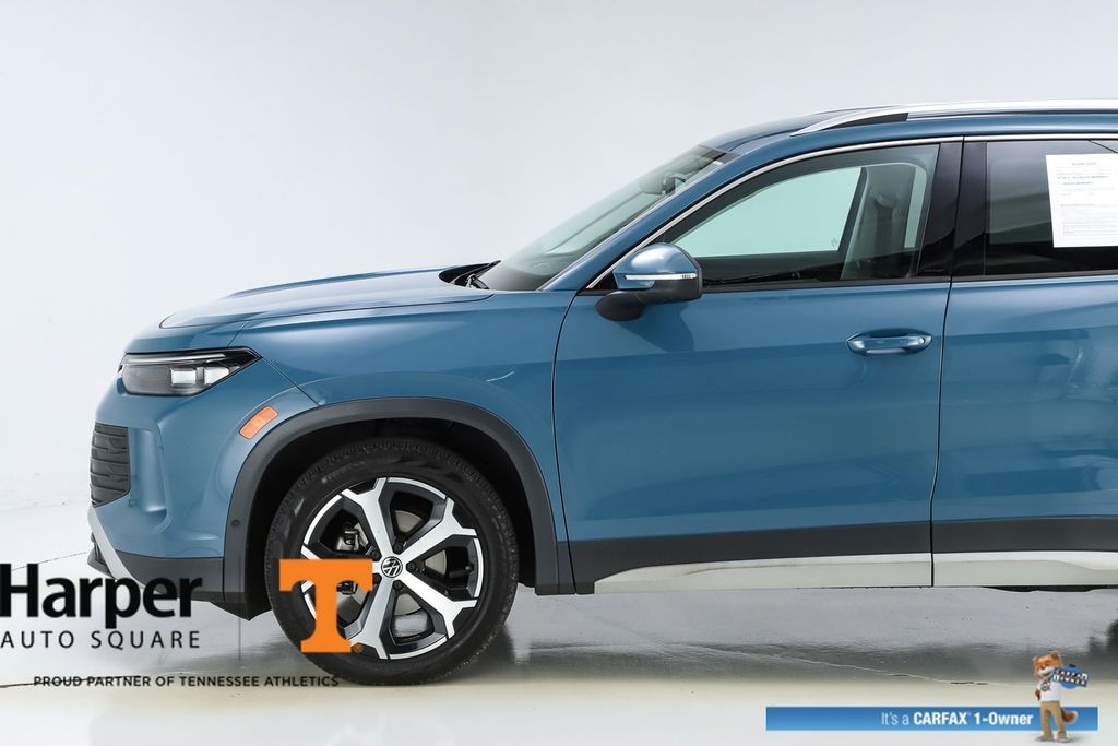 Used 2025 Volkswagen Tiguan 2.0T SE SUV