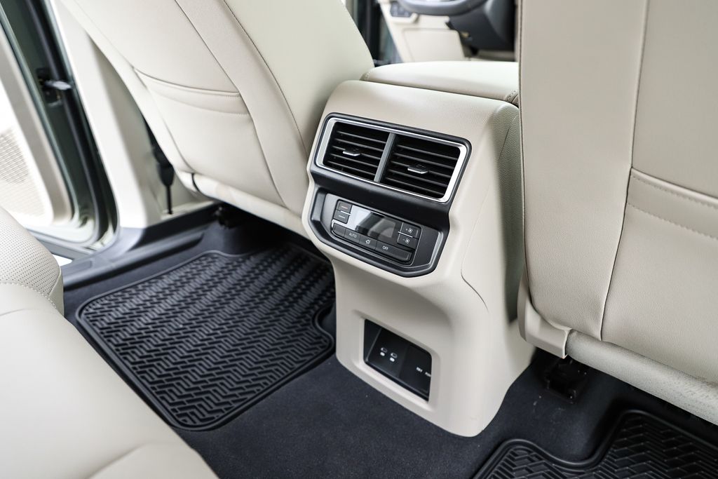 2026 Volkswagen Atlas SE w/Tech - Photo 38