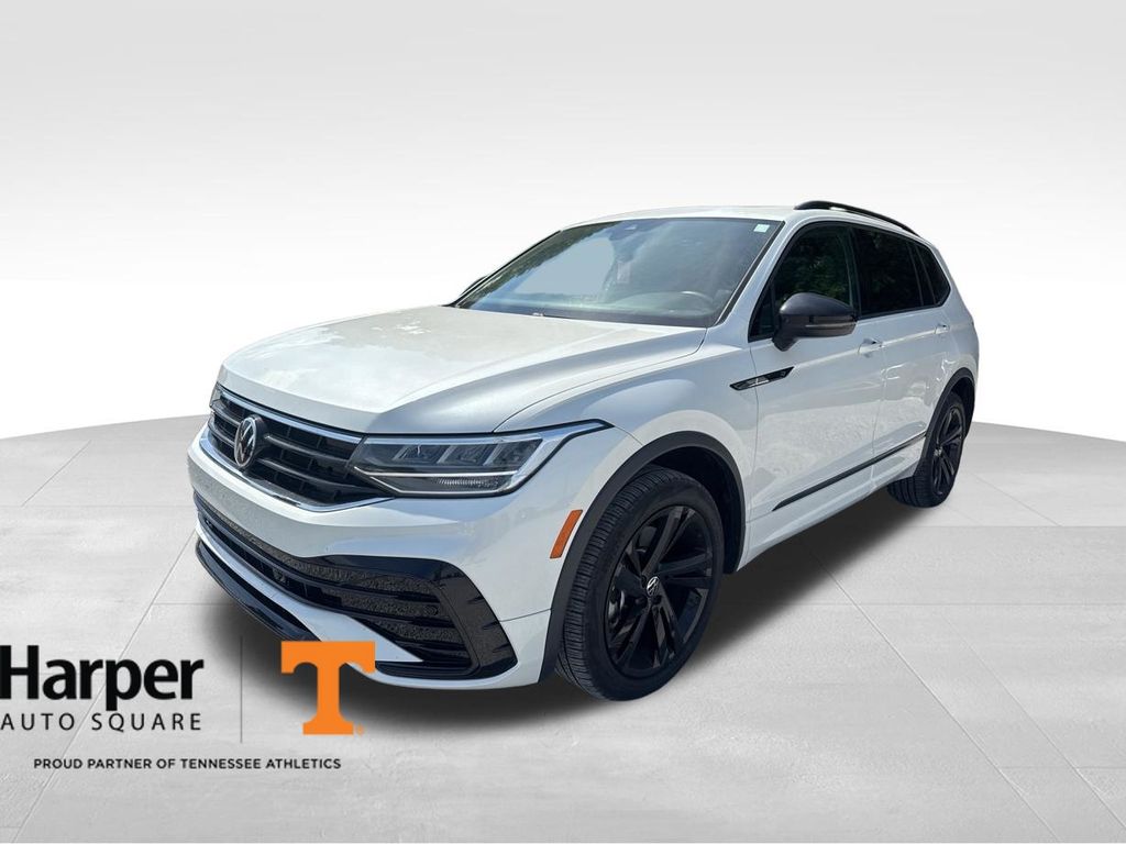 2023 Volkswagen Tiguan 2.0T SE R-Line Black's photo