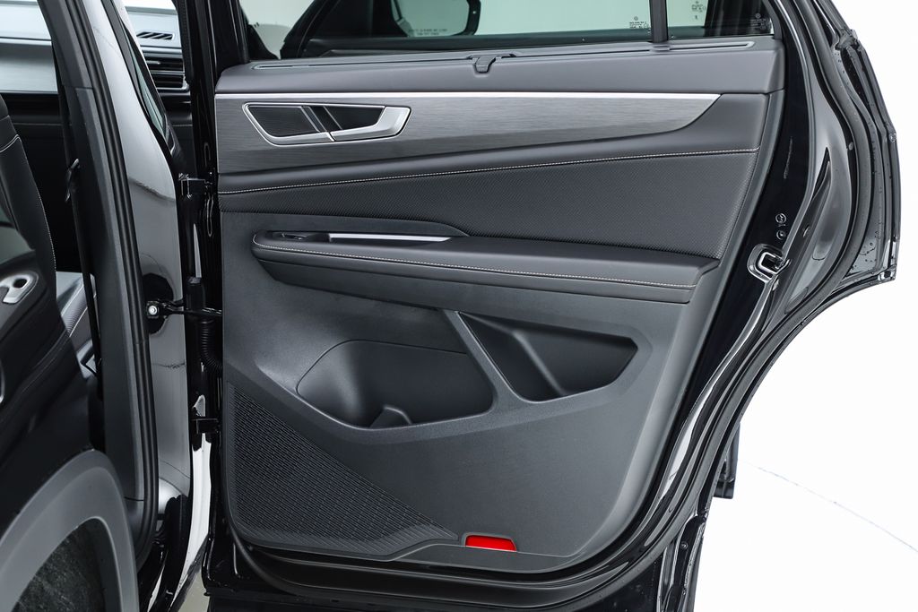 2026 Volkswagen Atlas Cross Sport SE w/Tech - Photo 31