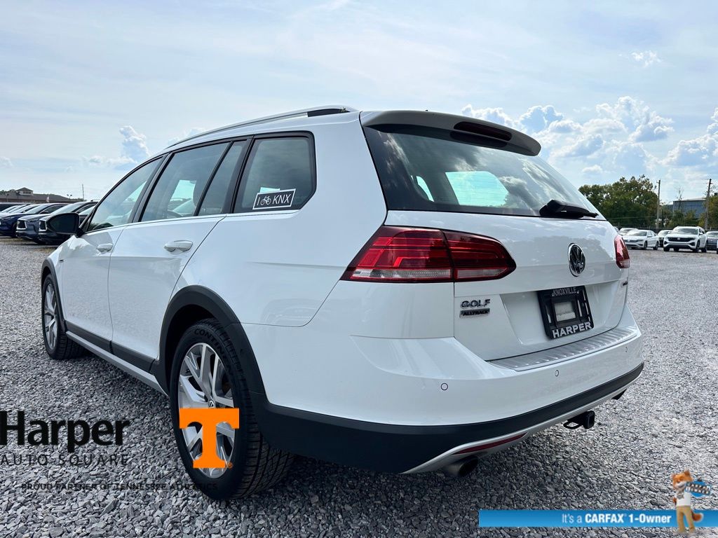 2019 Volkswagen Golf Alltrack TSI photo 3