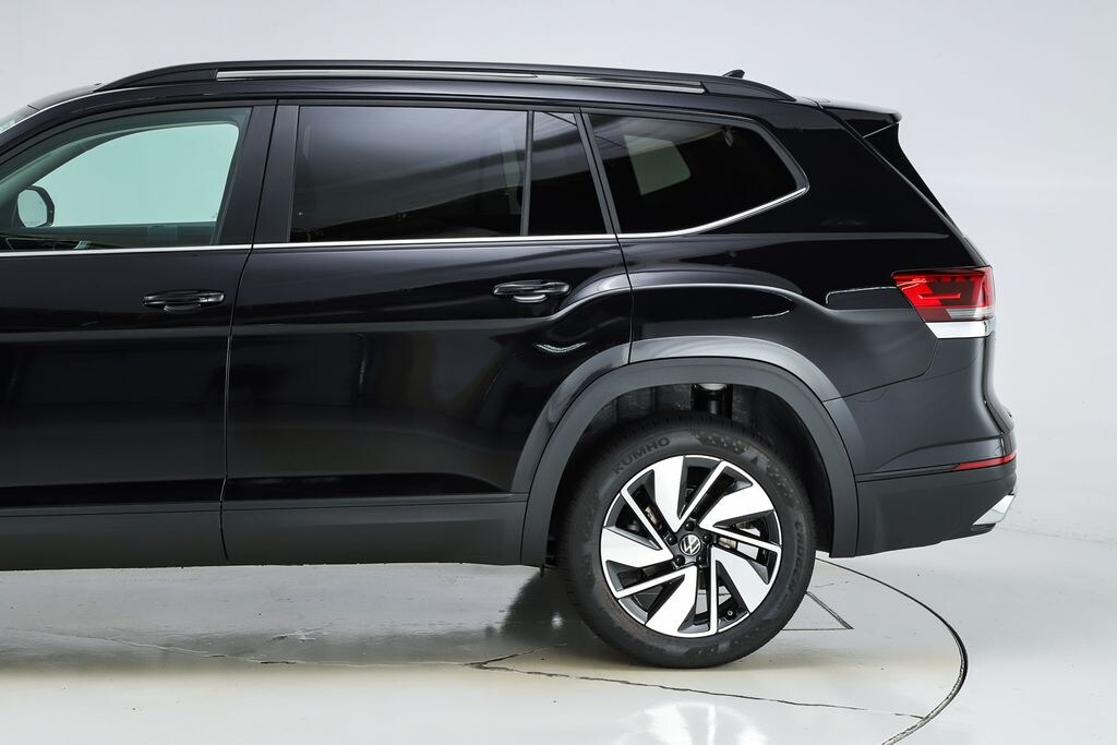 New 2026 Volkswagen Atlas SE w/Technology SUV