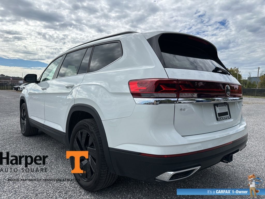 2024 Volkswagen Atlas SE Technology photo 2