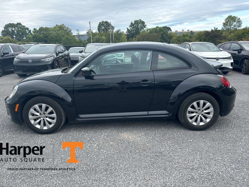 Used 2018 Volkswagen Beetle S with VIN 3VWFD7AT1JM721150 for sale in Knoxville, TN